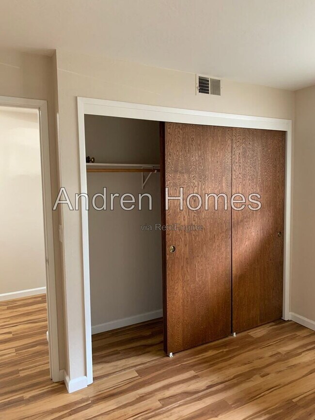 Building Photo - 150 Sea Ridge Ct