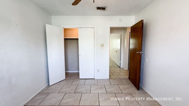 Building Photo - 5603 Amherst St