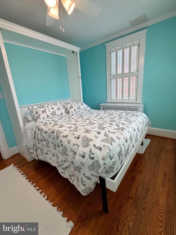 Building Photo - 12 W Oak St