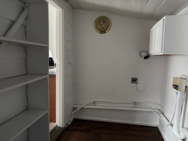 Building Photo - Peaceful Living: 2-Bed Home with Spacious Backyard