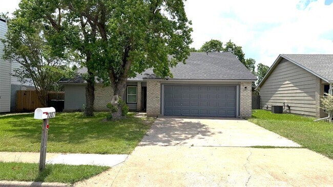 Building Photo - 1307 Wroxton Way