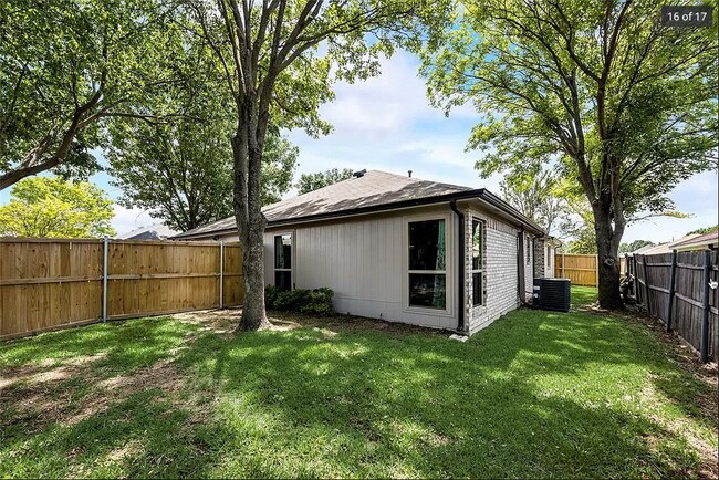 Building Photo - 7713 Salzburg Dr