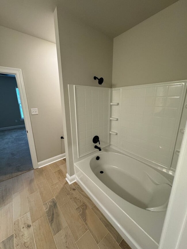 Building Photo - Like New Construction in Haughton...