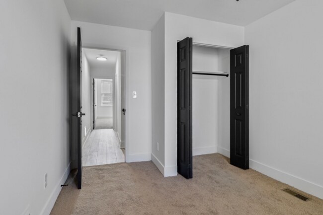 Building Photo - 1706 McCulloh St