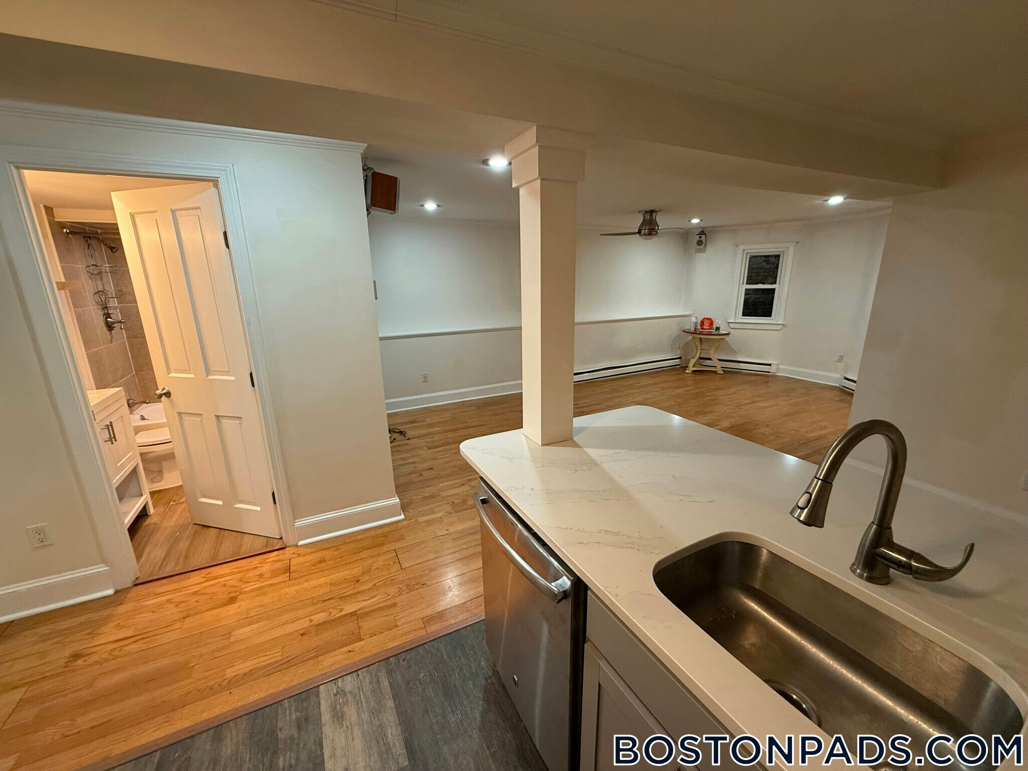 Building Photo - 519 Columbus Ave