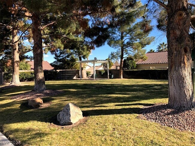Building Photo - 4836 Minturn Ave