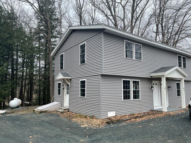 Building Photo - 87 Grovner St