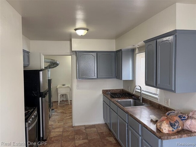 Building Photo - 14960 Alberta Ave