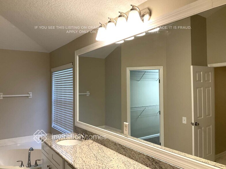 Building Photo - 8519 Glenbury Ct N