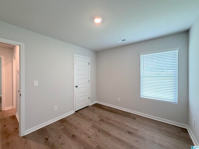 Building Photo - 132 Challenger Wy
