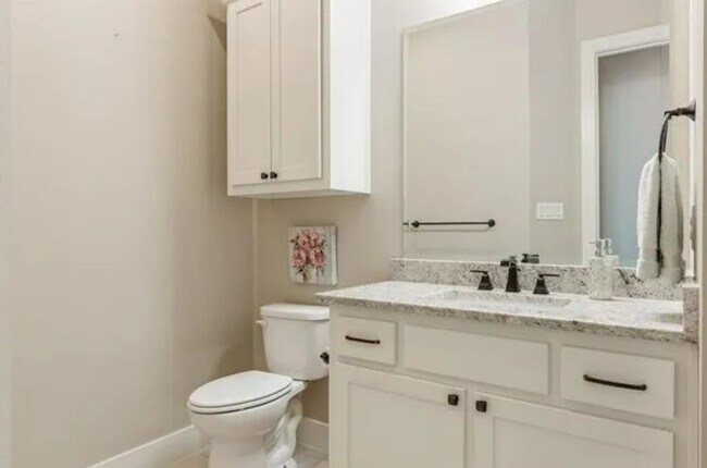 Building Photo - 921 Vintners Ct