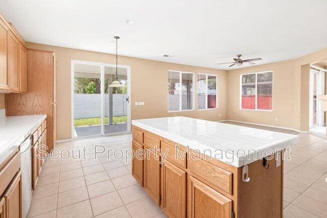 Building Photo - 44699 Springvail Ct