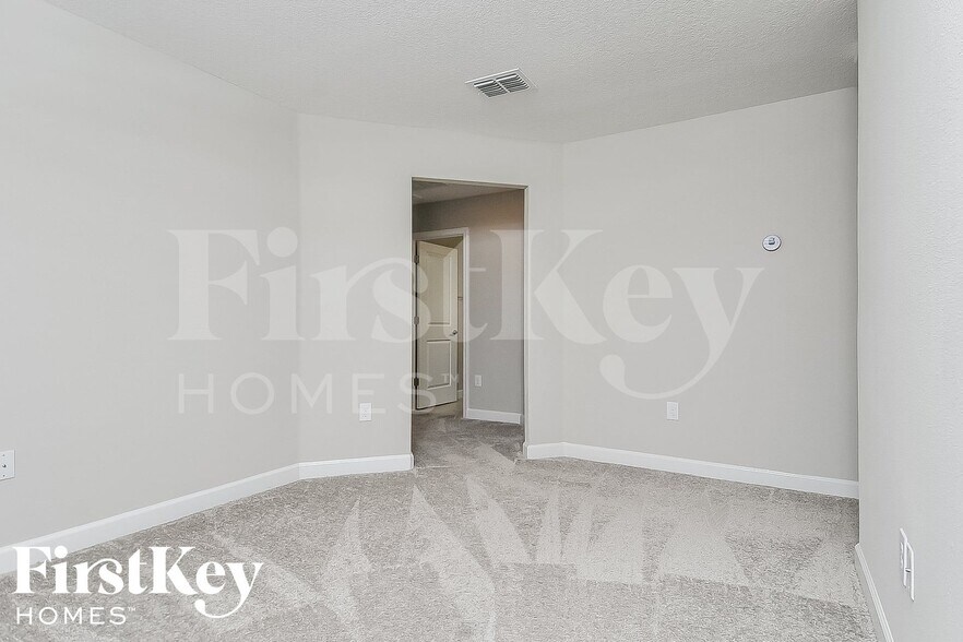 Building Photo - 9823 Ivory Dr