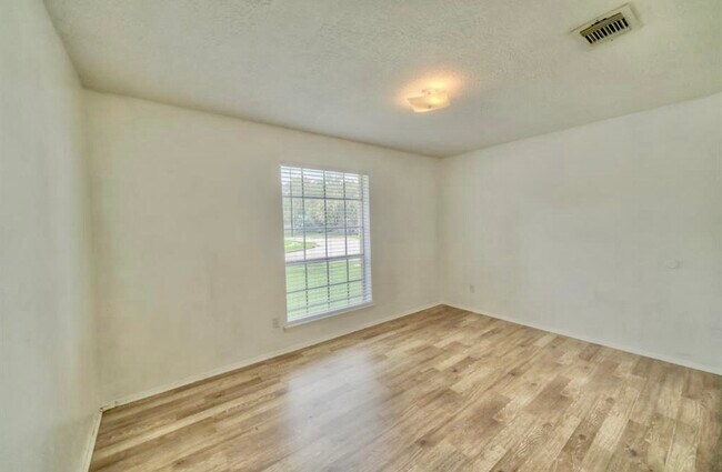 Building Photo - 2607 N Brompton Dr