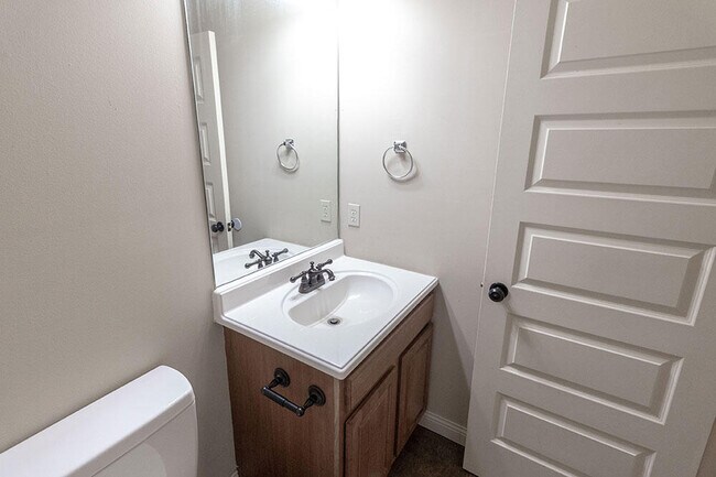 Building Photo - 4614 Dehaven Dr