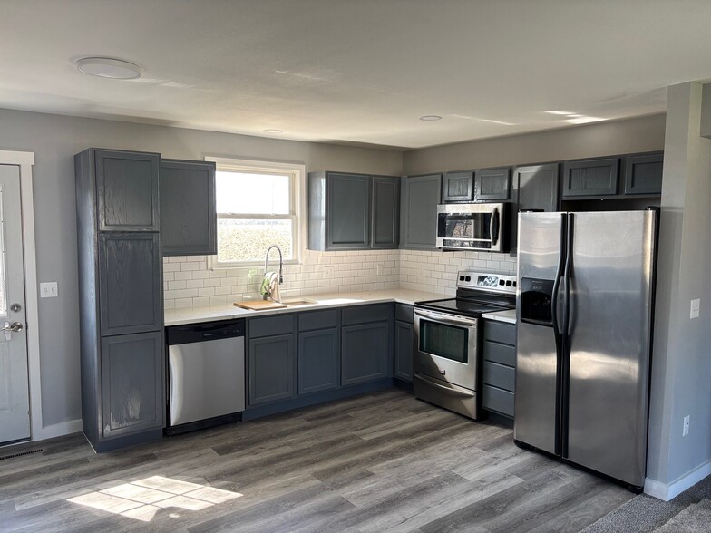 Kitchen - 1135 Hubbell St