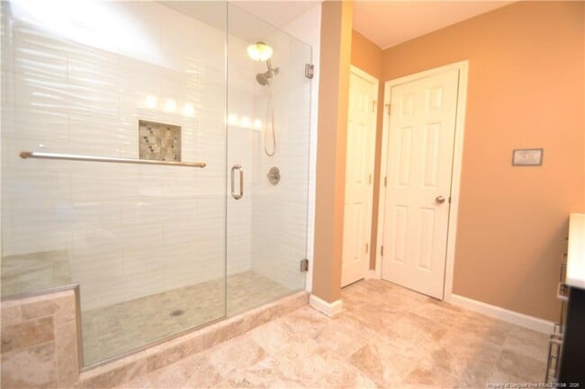 Building Photo - 5909 Royal Coach Ct