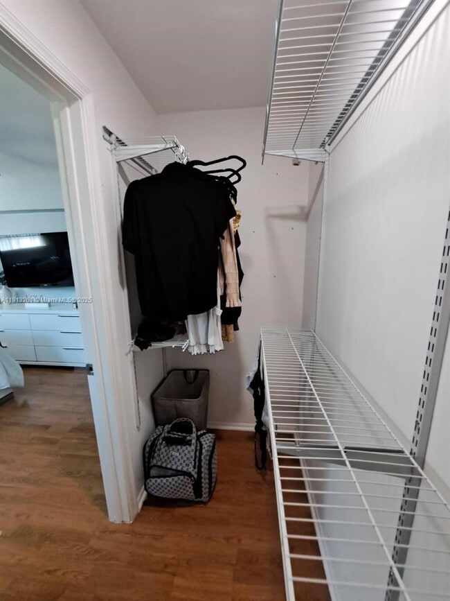 Building Photo - 5010 NW 51st Ct