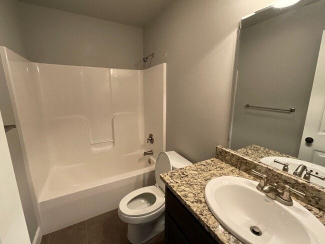 Building Photo - Beautiful 3BR/2BA Home in Joplin, MO with ...