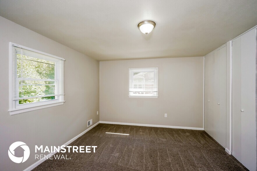 Building Photo - 3702 Iron Horse Way