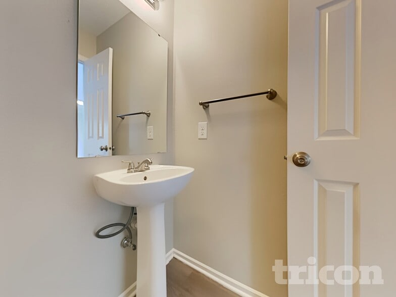 Building Photo - 8144 Crackling Ln