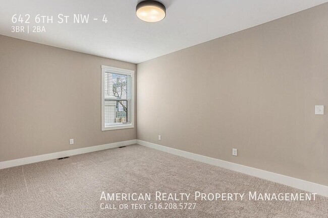 Building Photo - 642 6th St NW