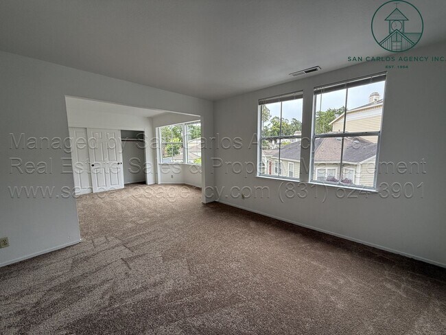 Building Photo - Refreshed Two Bedroom Pacific Grove Townhome in Gated Community