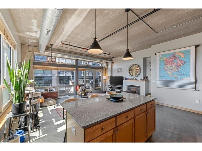 Building Photo - 710 N 4th St