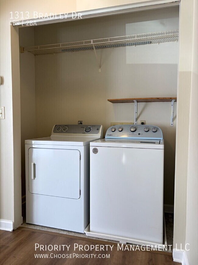Building Photo - 1313 Bradley Dr