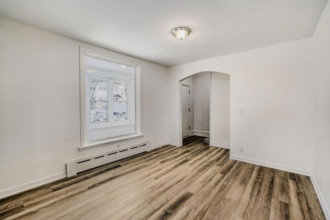 Building Photo - 2630 14th Ave S