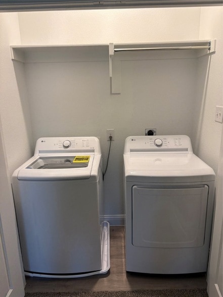 Building Photo - 6321 Mason Ct