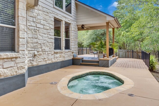 Building Photo - 10616 Big Thicket Dr