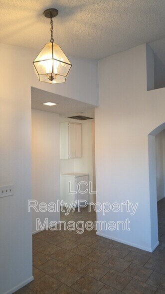 Building Photo - 26661 Braddock Rd