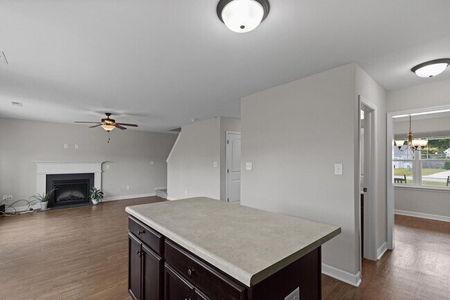 Building Photo - Bridgeport Beauty with Bonus Room