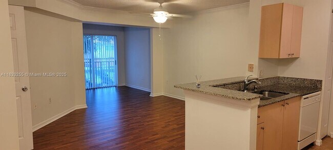 Building Photo - 2494 Centergate Dr