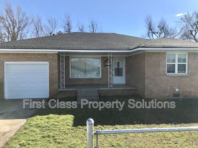 Primary Photo - 2312 N Meridian Ave