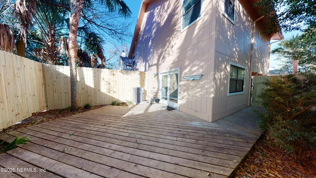 Building Photo - 124 Magnolia St