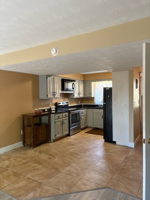 Kitchen - 526 East Ave
