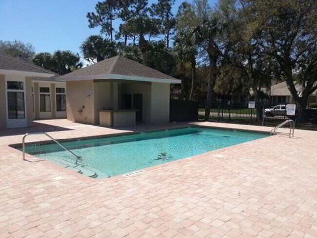 Building Photo - 3504 Sable Palm Ln