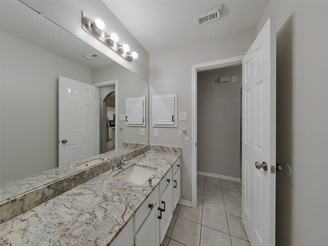 Building Photo - 18707 Singing Woods Dr