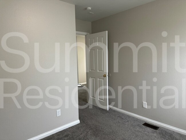 Building Photo - 2360 Cade Ct