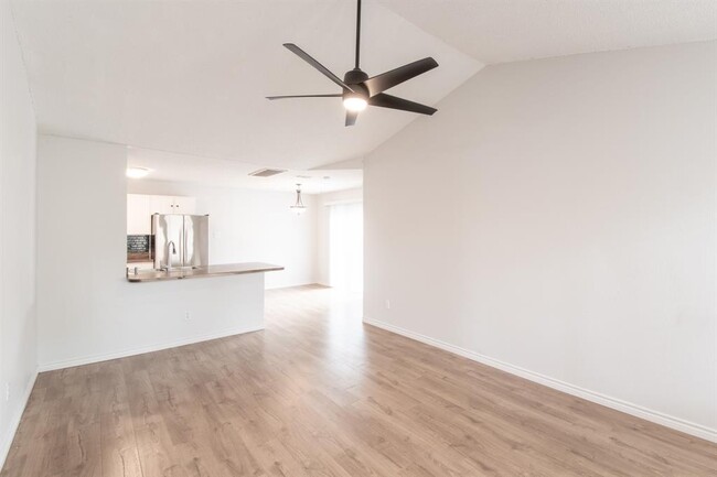 Building Photo - 1217 Silverton Ct