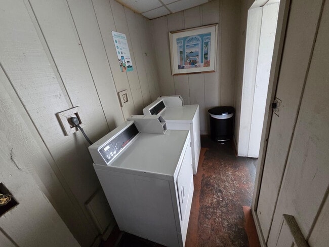 Building Photo - 7901 S Colony Cir