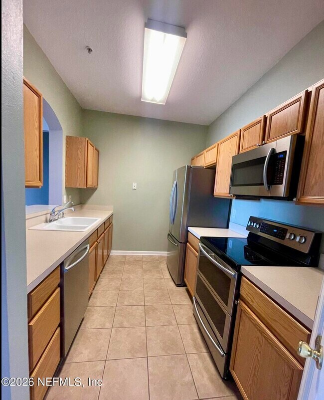 Building Photo - 7990 Baymeadows Rd