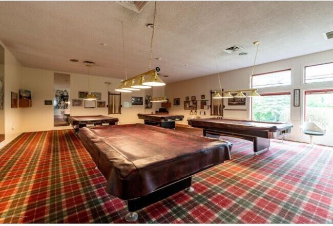 Billiards - 3 Andover Ct