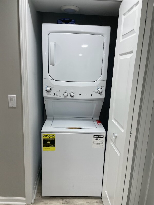 Building Photo - 609 S Avon Ct