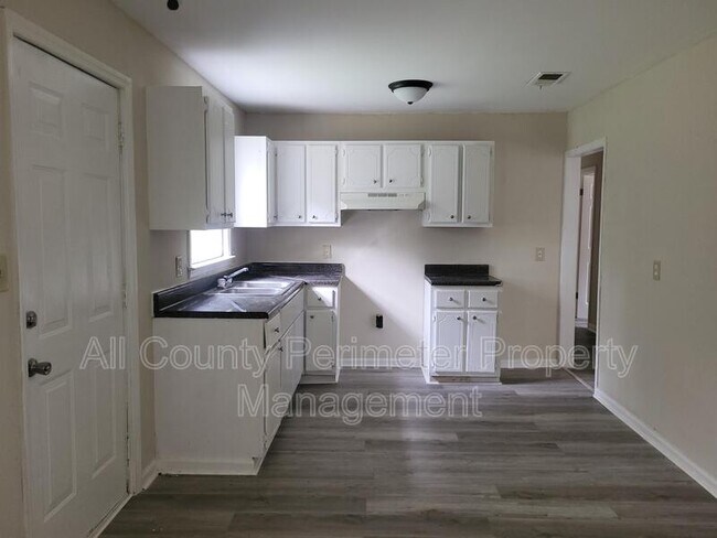 Building Photo - 4226 Robinson Cir