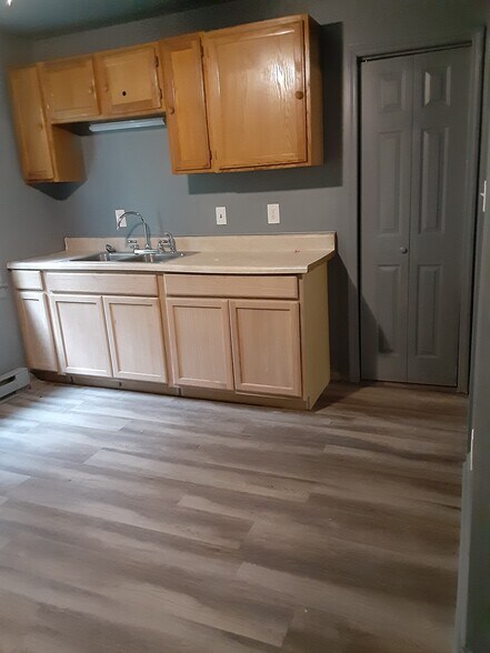 Kitchen 2 - 20503 Southlawn Ave
