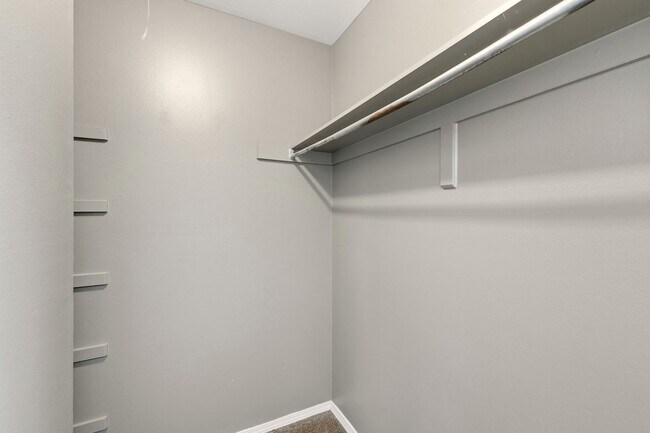 Building Photo - PRICE DROP! 3 Bedroom 2 Bathroom House Wit...