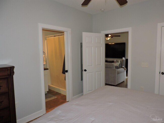 Building Photo - 1531 N 12th Ave